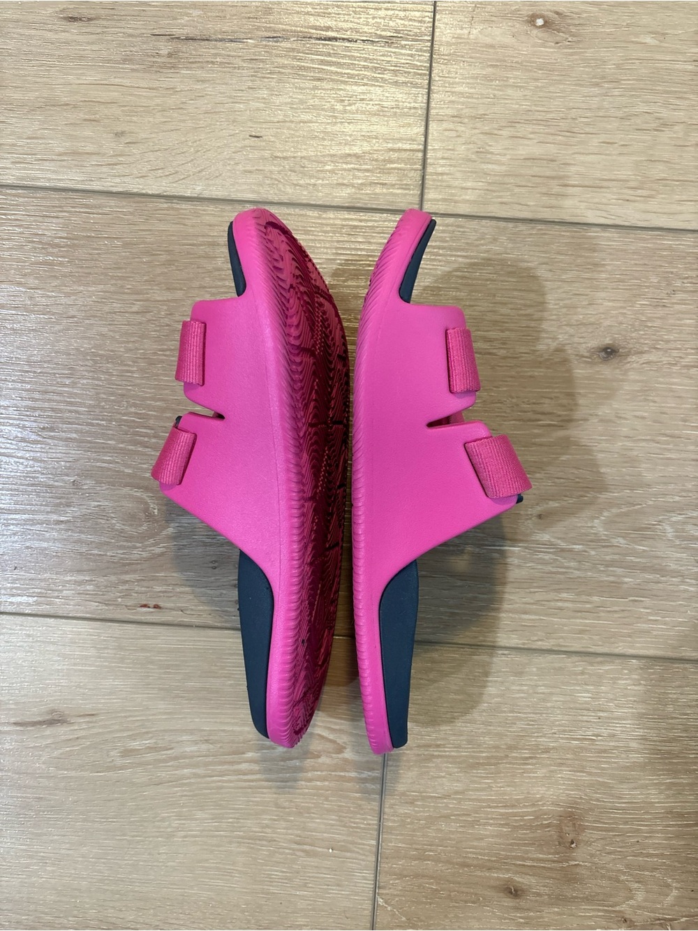 Women’s CHACO Slides Size 6 - Picture 3 of 6